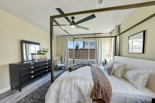 Building Photo - 2148 W Solo Wy