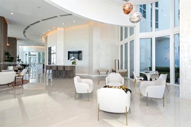 Building Photo - 15901 Collins Ave