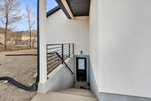 Building Photo - 1605 S 1100 W