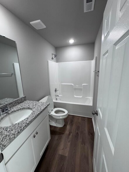 Building Photo - 405 Grand Oaks Dr