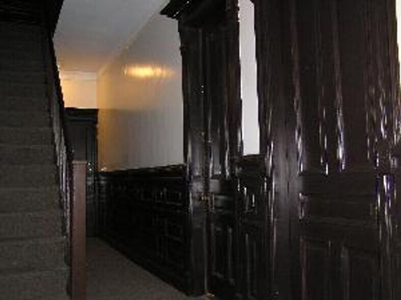 Building Photo - 316 W 51st St