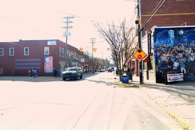 Building Photo - 3205 N Davidson St