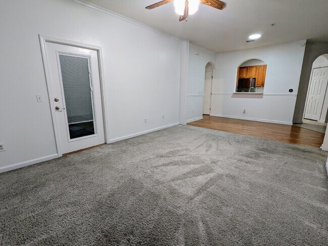 Building Photo - Beautiful Move-In Ready 3/2 Condo near Town Center & UNF