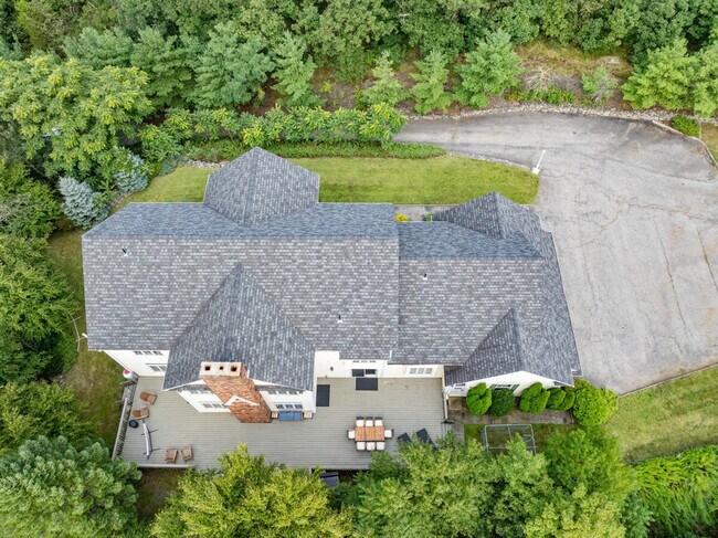 Building Photo - 321 Museum Village Rd