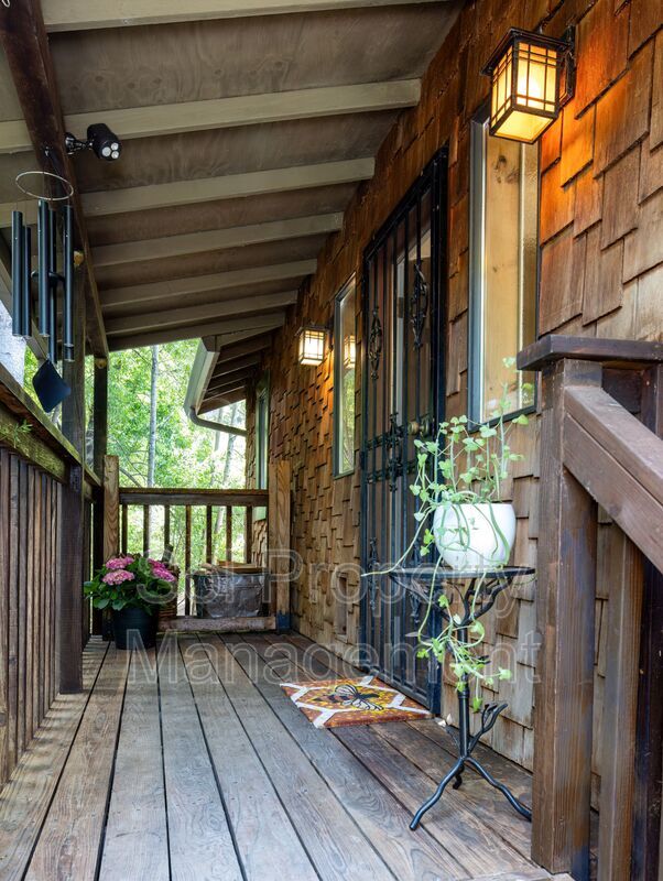 Building Photo - 646 Blue Ridge Dr
