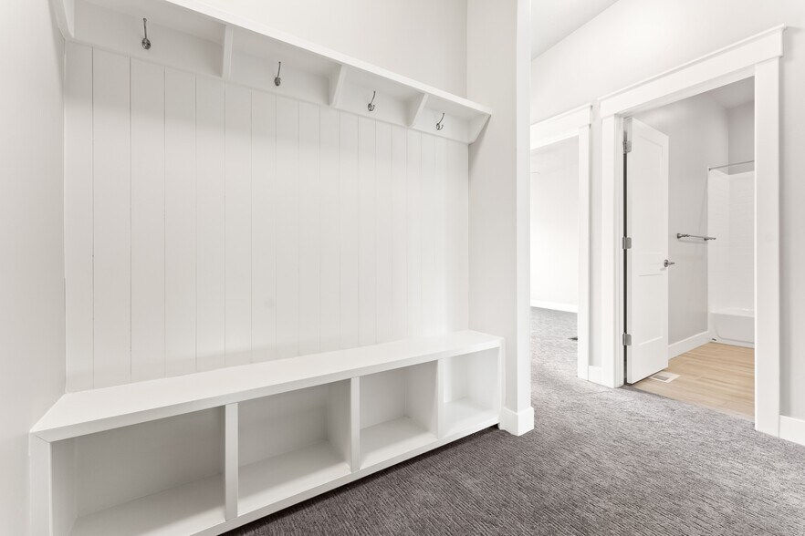 Building Photo - 10374 S Sage Canal Way