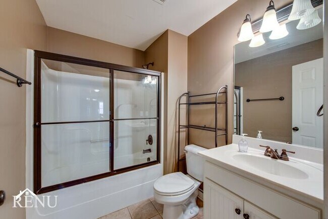 Building Photo - 1338 Sweetwater Dr