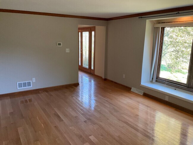 Building Photo - 4-Bedroom Home with 2 Full + 2 Half Baths ...