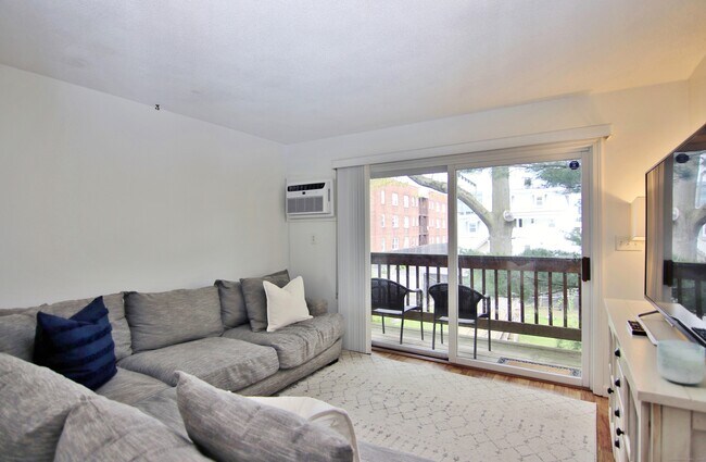 Building Photo - 256 Washington Blvd