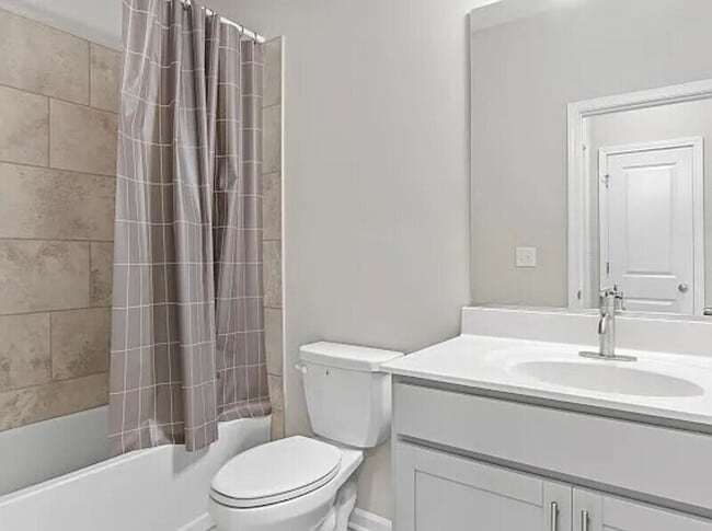 Building Photo - 1829 Lynwood Ln