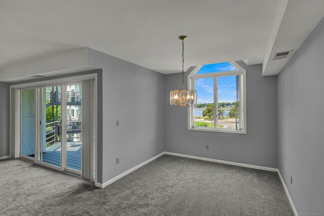 Building Photo - 1128 Windward Rd
