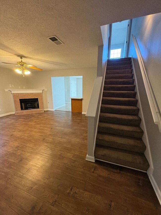 Building Photo - Beautiful 3 bedroom 2 bath home in Cordova, TN 38016