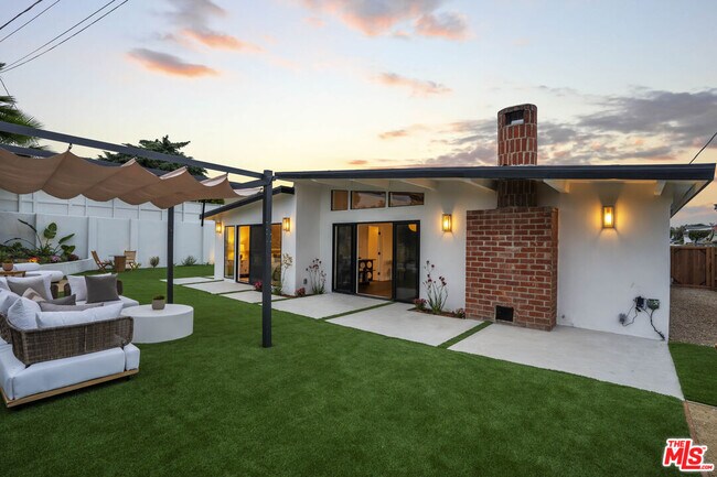 Building Photo - 4600 Don Quixote Dr