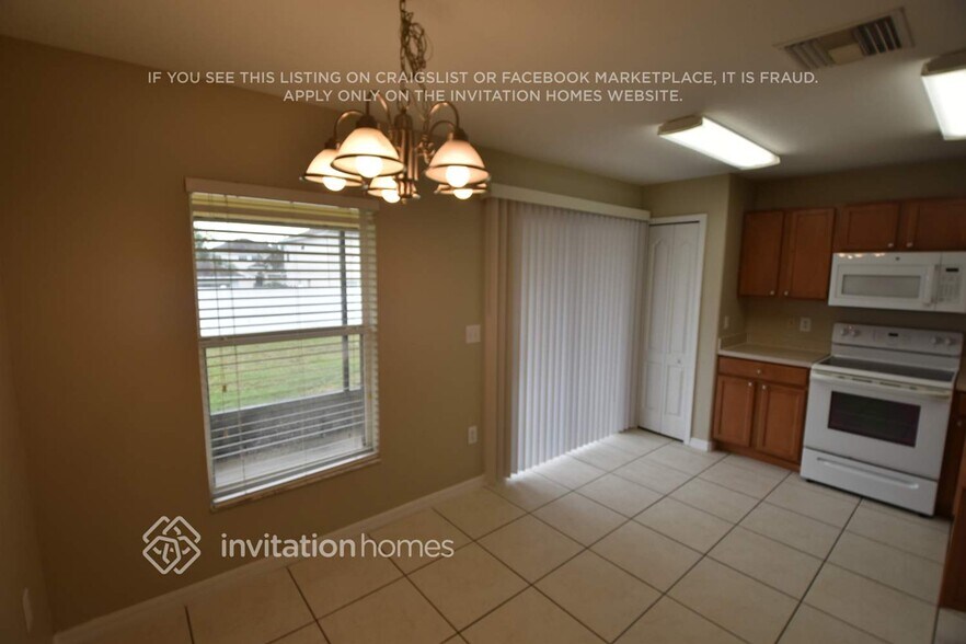 Building Photo - 10613 Shady Preserve Dr