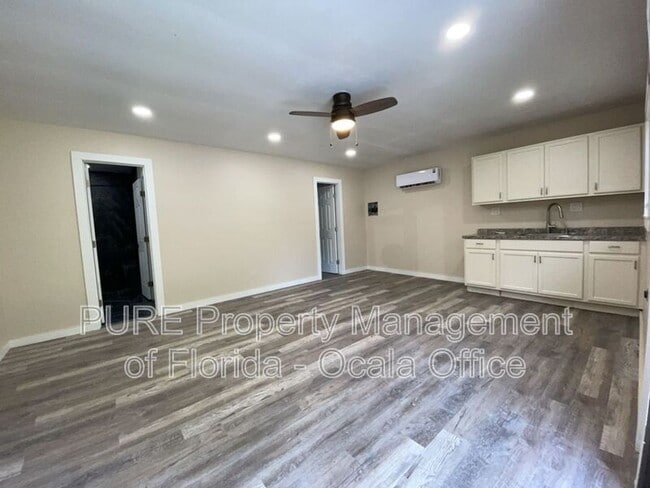 Building Photo - 4211 SW 6th Ave