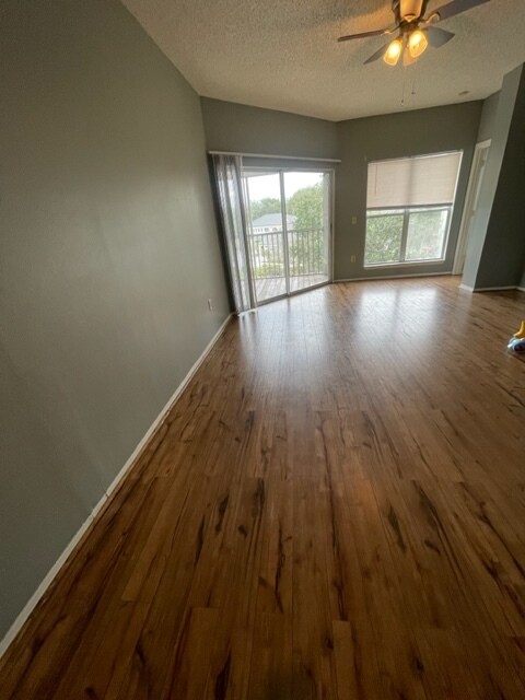 Building Photo - 10110 Winsford Oak Blvd