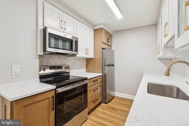 Building Photo - 1420 Locust St