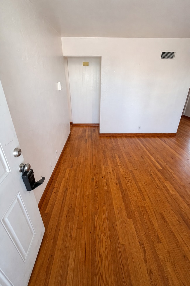 Building Photo - 9682 Lilly Jean Dr