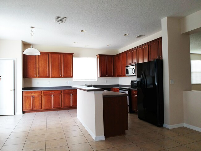 Building Photo - 4624 Barbados Loop