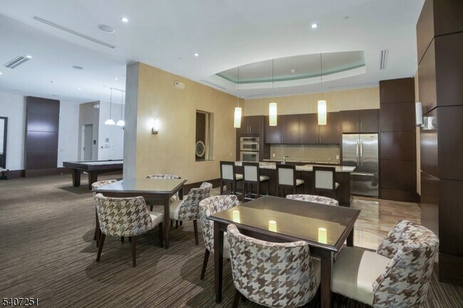 Building Photo - 40 W Park Pl