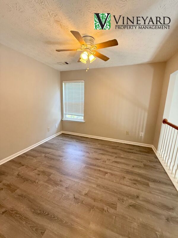 Building Photo - 242 Silver Ridge Dr