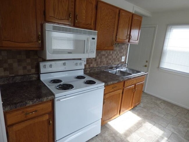 Building Photo - 2309 Birchwood- Nice Three Bedroom Ranch H...
