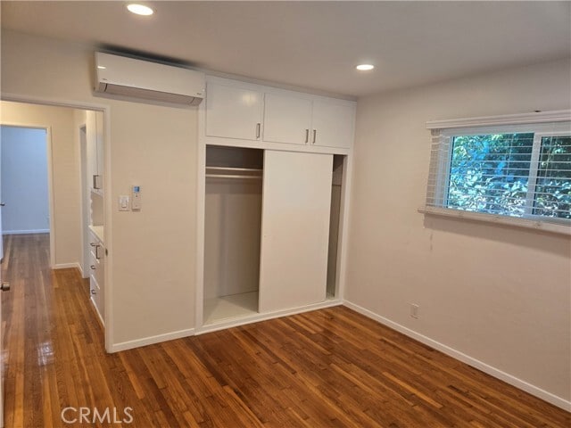 Building Photo - 14001 Dunrobin Ave