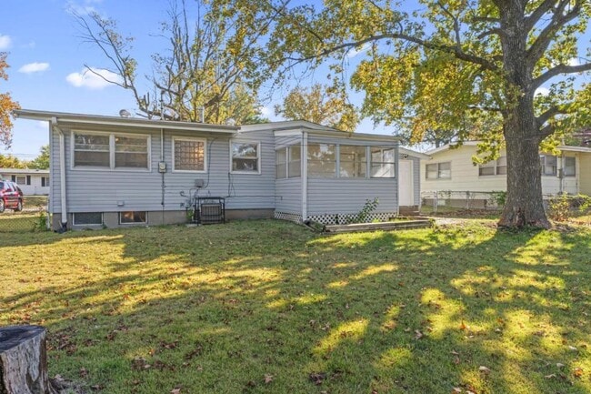 Building Photo - 9115 Clarion Dr