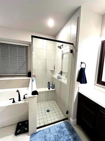 Building Photo - 2909 Parkwood Cir