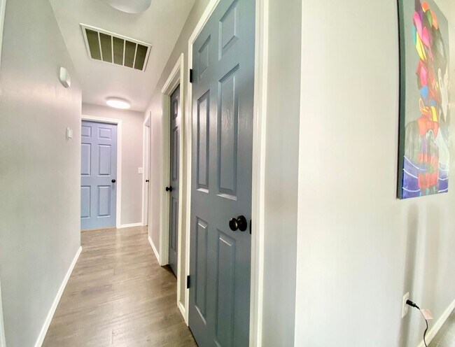 Building Photo - 3 Bedroom Home in West Valley