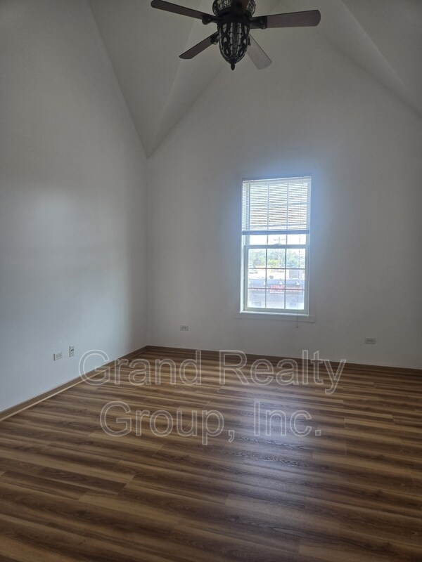 Building Photo - 42 E Grand Ave