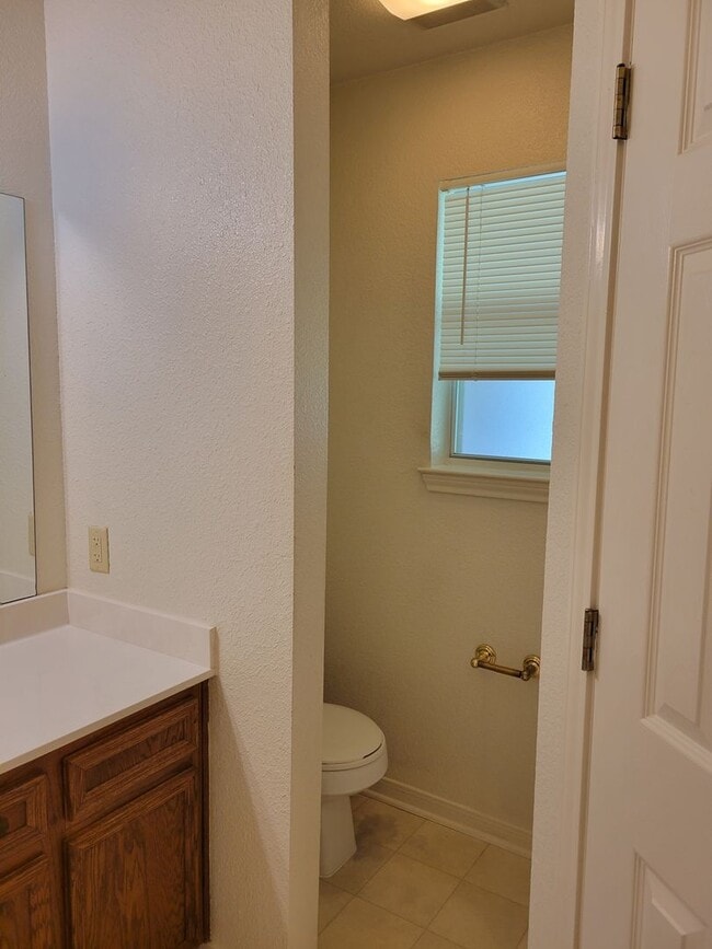 Building Photo - Newly Remodeled 4 BR 2 Bath Next to Harker Heights Community Park!