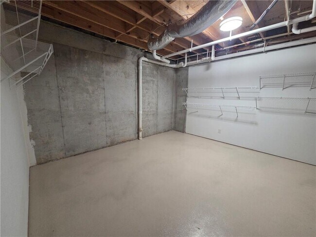 Building Photo - 3060 Glen Wallace Dr