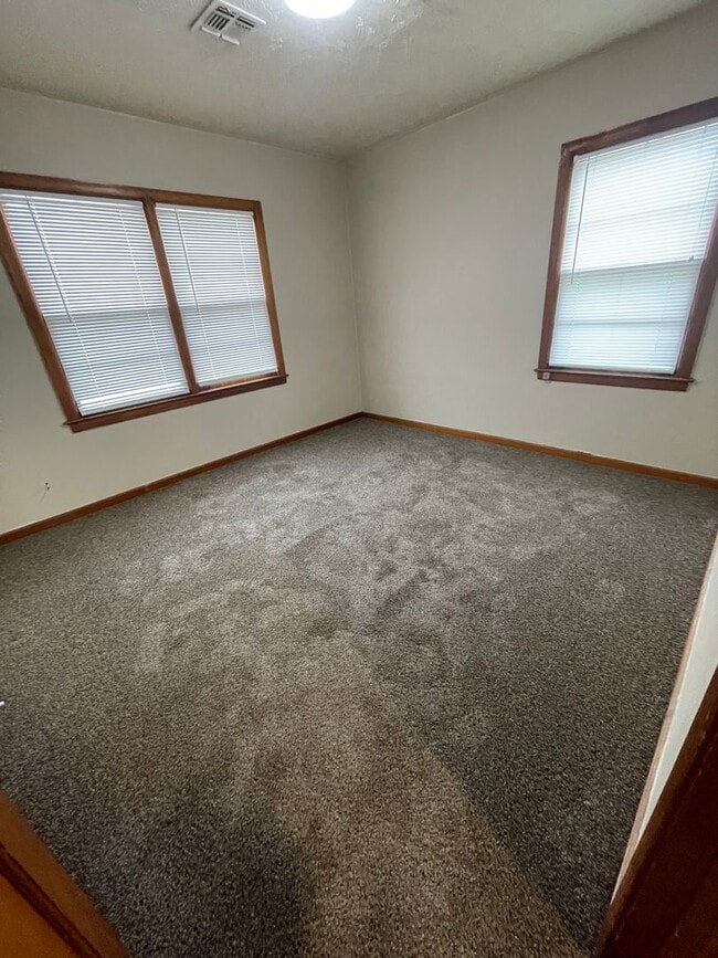 Building Photo - 1206-1208 Eisenhower