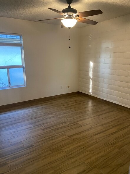 Building Photo - 742 Theta Cir