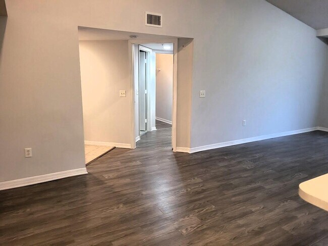 Building Photo - 4197 N Haverhill Rd