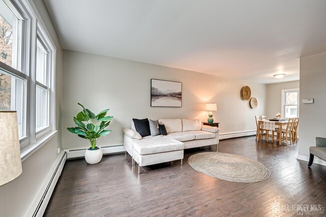 Building Photo - 35 Victory Ct