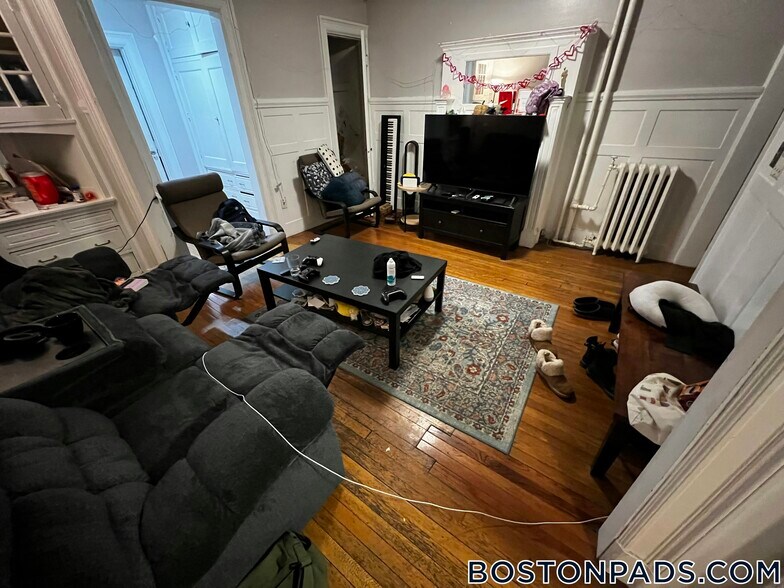 Building Photo - 448 Park Dr