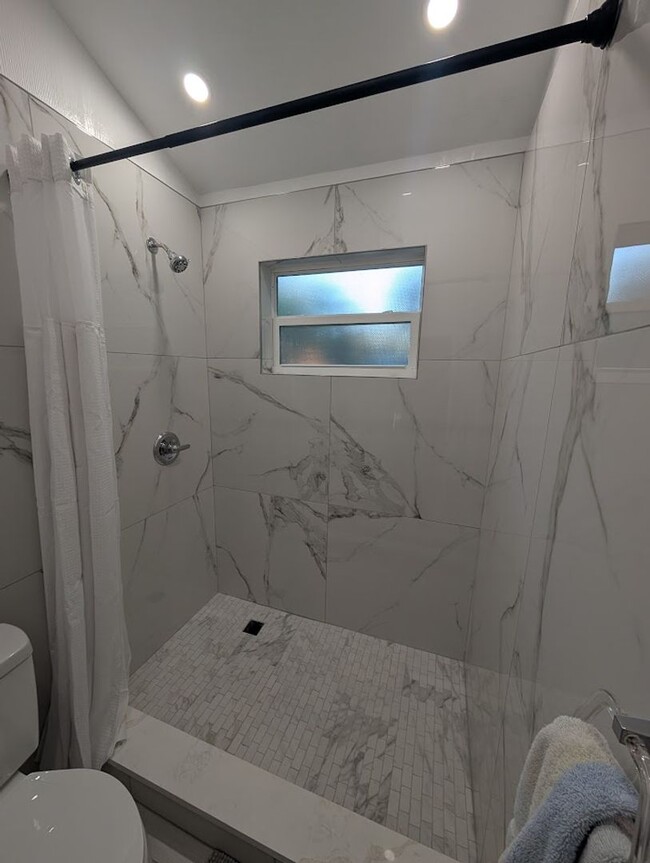 Building Photo - Brand-New ADU in the Heart of Downtown Sarasota!