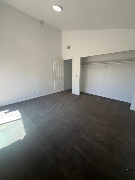 Building Photo - 6555 Segovia Rd