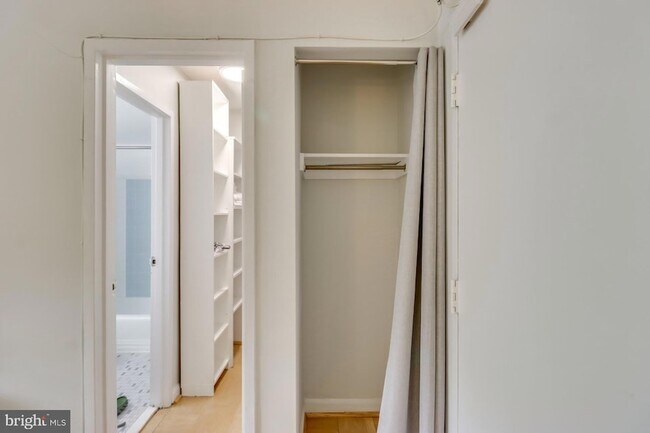 Building Photo - 2710 Macomb St NW