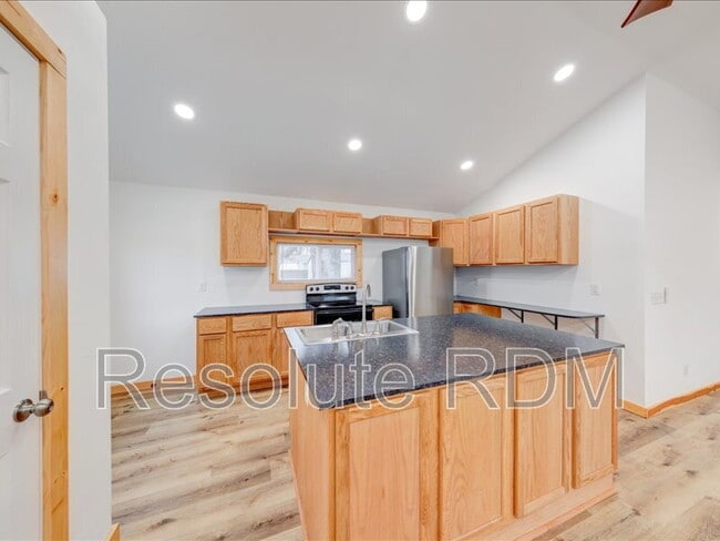 Building Photo - 1252 S Waugh St