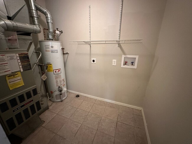 Building Photo - 3 BEDROOM, 2 BATHROOM SINGLE FAMILY HOME LOCATED CLOSE TO PETERSON AFB, SCHRIEVER AFB & FORT CARS...