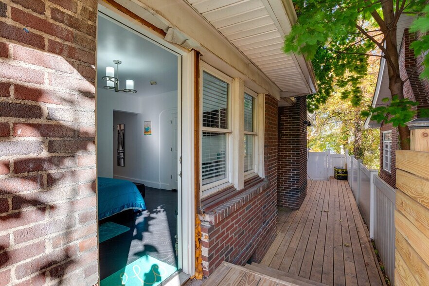 Building Photo - 318 Meeker Ave