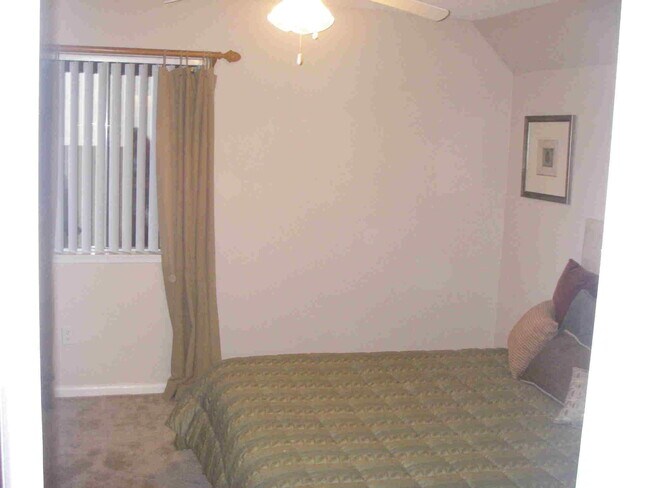 Building Photo - 3440 Lebon Dr