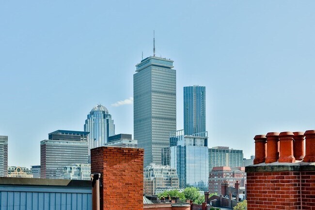Building Photo - 295-297-297 Beacon St