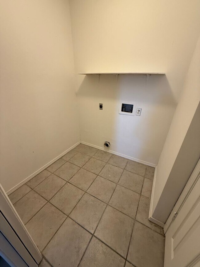 Building Photo - 222-224 Cane Hill St