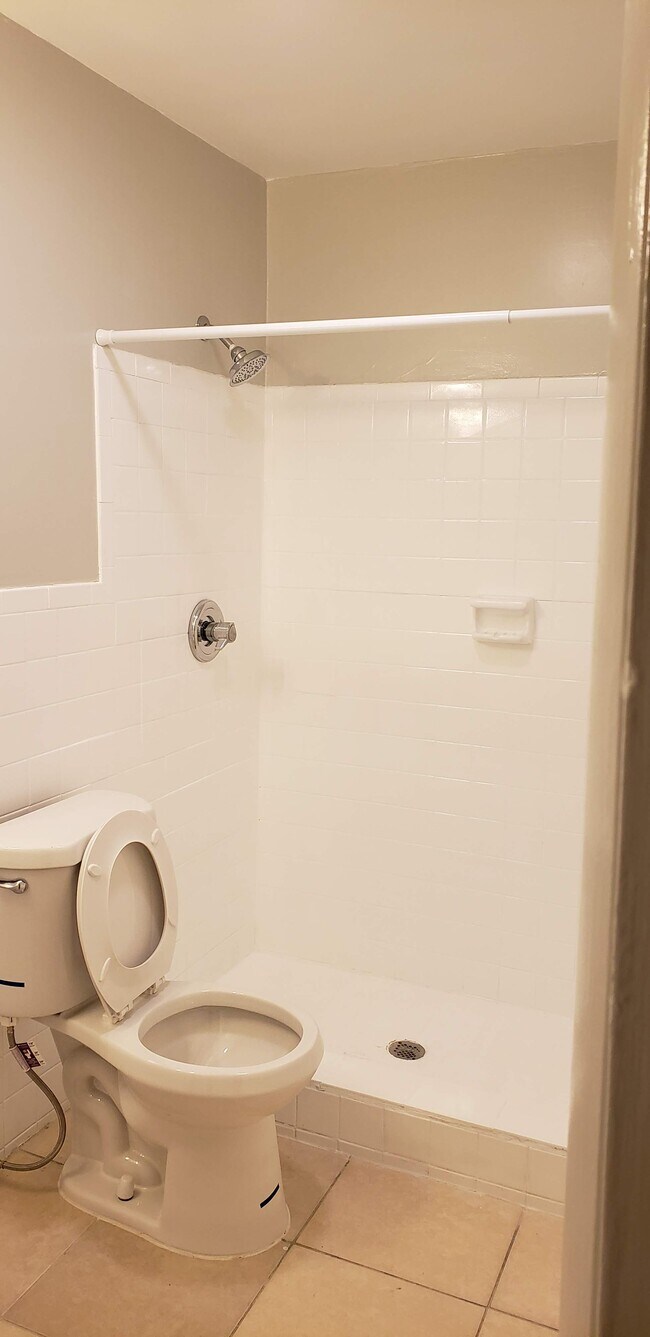 Building Photo - 5704 NW 28th St