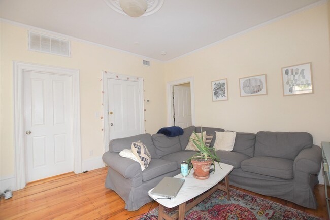 Building Photo - 135 Otis St