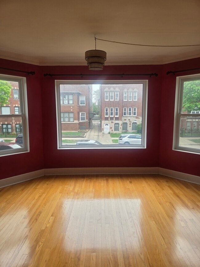 Building Photo - 6926 S Paxton Ave